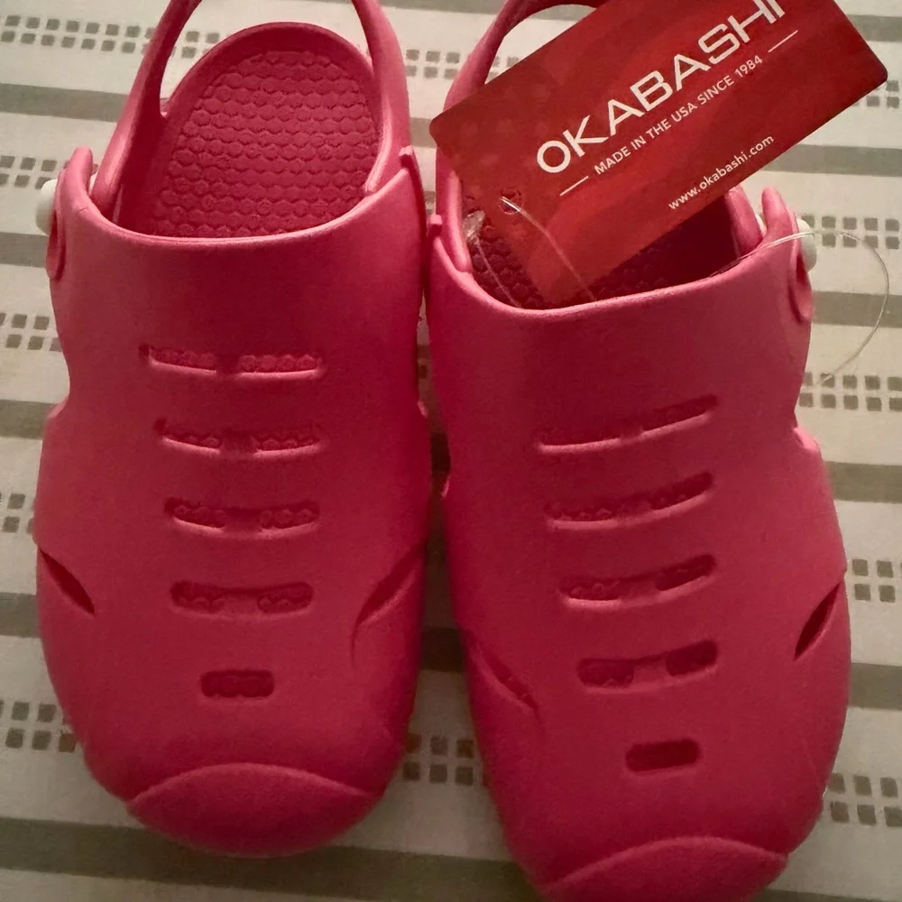 Okabashi Kids Hot Pink Clog with Heel Strap NEW w Tags